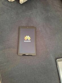 Tablety Huawei a Asus