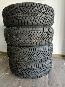 215/60 R17 Goodyear