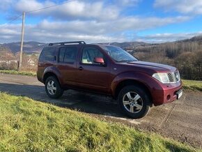 Nissan Pathfinder 2,5