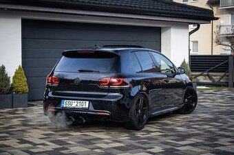 Golf R 2.0 TSI 4Motion 265kW, originál úprava APR, HF karbon