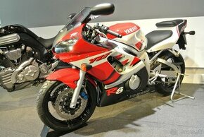 Kúpim yamaha r6 A2