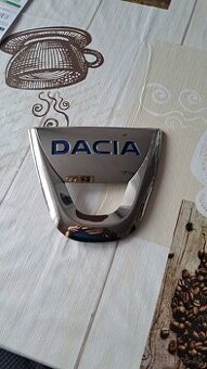 Predné logo dacia