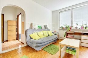 Na predaj svetlý jednoizbový byt (36m2) v Petržalke na...
