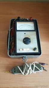 Starý voltmeter