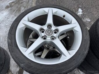 Opel Insignia 245/40R19