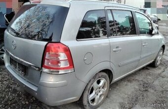 Opel Zafira B 2008 predám PIATE DVERE, DVERE, NARAZNÍK, KAPO