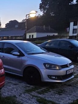 VW Polo 1.6 TDI 6R strieborna metalíza