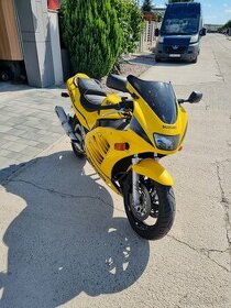 Suzuki rf 600r