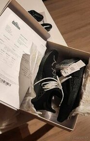 Adidas Hu "Black 43 1/3