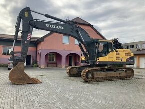 Pásový bagr Volvo EC360CL