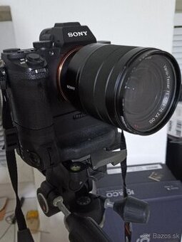 Sony A7 R III+ FE 24-70 ZA  G f 4 OSS- Full Frame