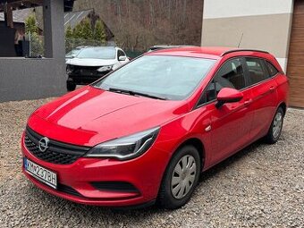 Opel Astra Sports Tourer 1.4i 2018 50000km PLNE POJAZDNÉ - 1