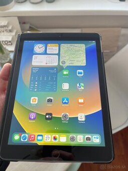 Apple iPad 5th Gen 32Gb Wi-Fi Space Grey