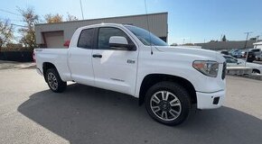 Toyota Tundra TRD SPORT 4x4 5.7L V8 Poptávka