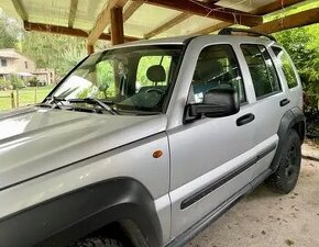 Rozpredám Jeep Cherokee KJ 2.5, 2.8crd