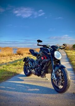 MV Agusta Brutale 800