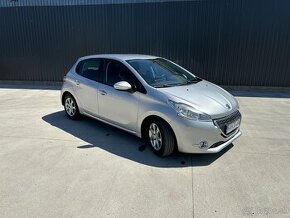 Peugeot 208 11/2012 - 1