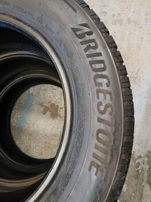 225/65 R17