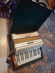 Predám starú harmoniku Akordeon HOHNER Verdi II 120 €