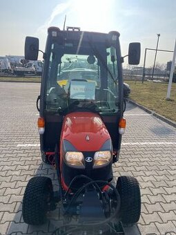 KUBOTA BX 261 traktor s kabínou + zimná sada