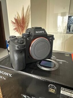 Sony A7 III telo