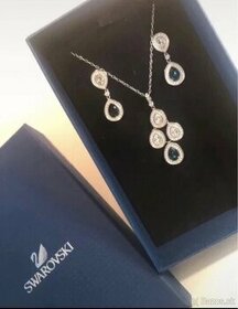 Swarovski set earrings & pendant New