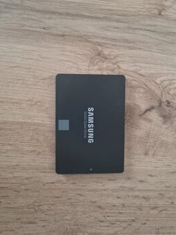 SSD karta