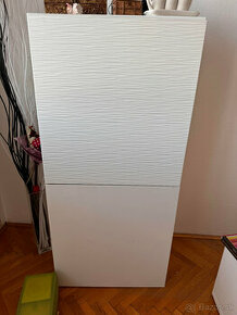 Skrinka na TV so zásuvkami + 2 skrinky IKEA BESTA