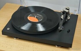 PRO-JECT DEBUT PRO se špičkovou přenoskou ORTOFON 2M BLACK - 1