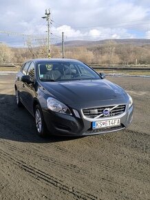 Volvo v60 D5