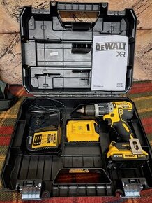 Aku vrtačka DeWALT DCD796D2