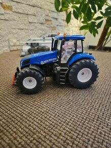 Traktor New Holland T8.390