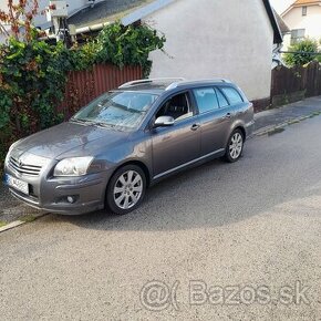 Predam toyotu avensis 2.0 diesel