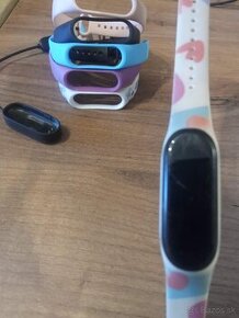 Xiaomi MiBand 4 + 5 náhradných remienkov