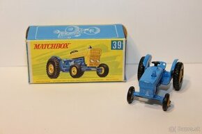 Matchbox RW Ford tractor