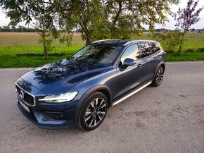 VOLVO V60 CC CROSS COUNTRY