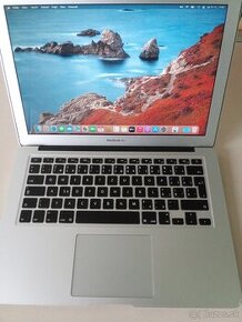 Predám Apple MacBook Pro Early 2015,121 GB SSD