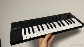 NI Komplete Kontrol M32