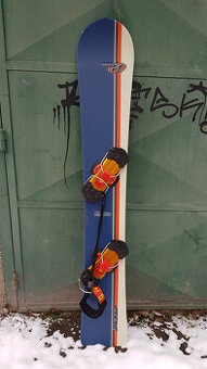 Snowboard Nidecker 158 cm s obalom