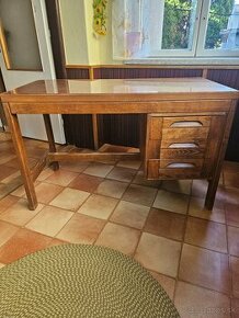 Predám drevený pisací stolík - 1