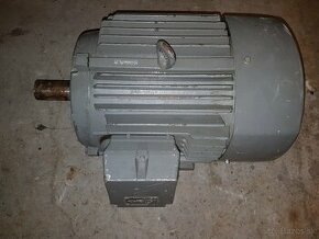 Predám el.motor 4kW 960ot hriadeľ 38mm