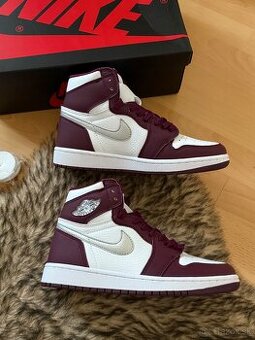 Jordan 1 Retro High OG Bordeaux