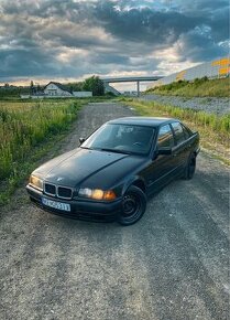 BMW 318i e36 sedan - 1