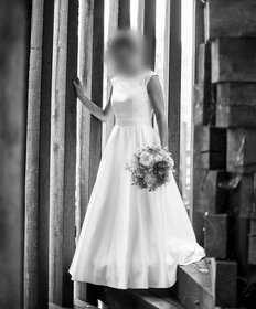 Jenoduché, elegantné svadobné šaty 36-38 - 1