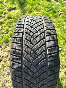 Goodyear UltraGrip Performance 275/45 R20 110V