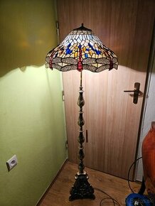 Podlahova vitrazkova lampa