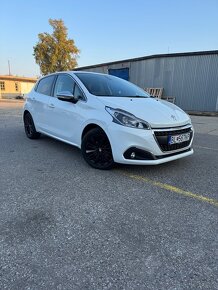 Peugeot 208 1.2 81kW, AUTOMAT, r.v.2016benzin, 74400.