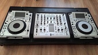 Predam 2x pioneer 2000 + djm 2000 v case