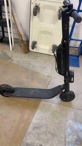 Predám Ninebot Segway ES4 kolobežky na náhradné diely