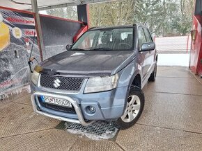 Grand Vitara 1,9 Diesel, zdvihnutá